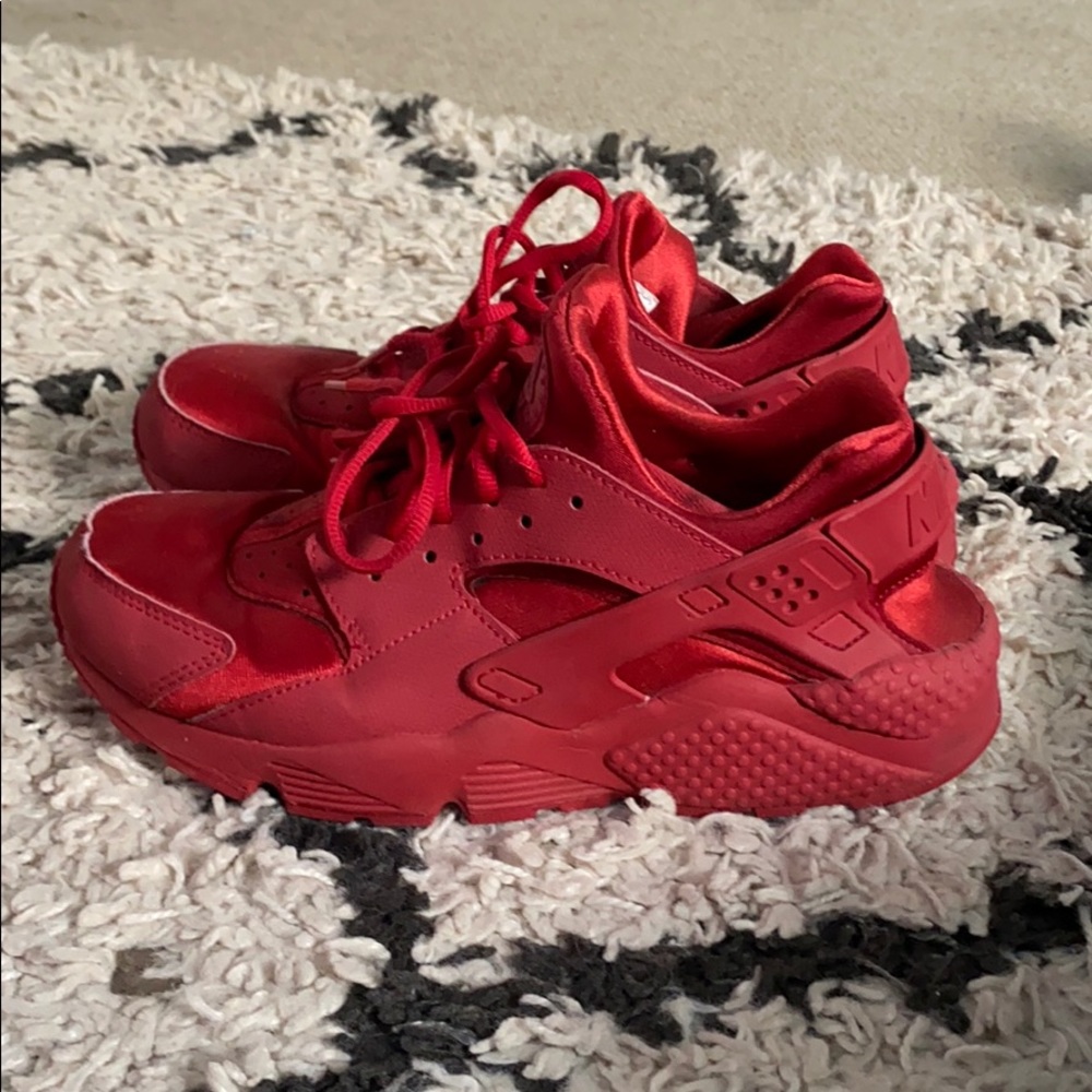 triple red huaraches